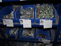 Diverse sanitaire installatiematerialen en onderdelen - afbeelding 3 van  4