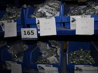 Diverse sanitaire installatiematerialen en onderdelen - afbeelding 4 van  4