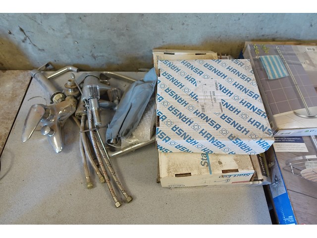 Diverse sanitaire toebehoren - afbeelding 2 van  6