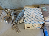 Diverse sanitaire toebehoren - afbeelding 2 van  6