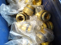 Diverse sanitairsaccessoires in 6 bakken - afbeelding 17 van  18