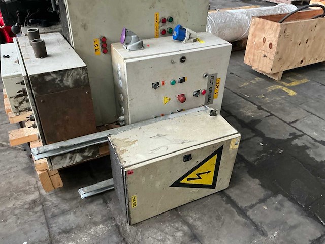 Diverse schakelkasten (12x) - afbeelding 2 van  3