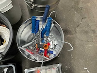 Diverse schildersgereedschappen - afbeelding 3 van  5