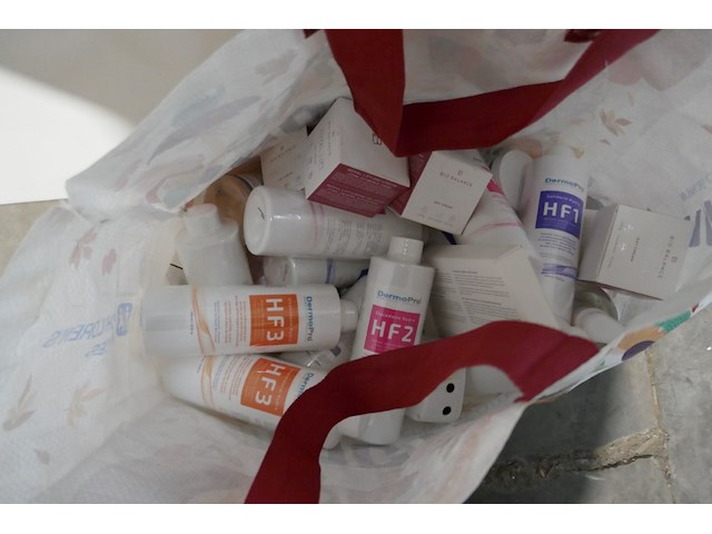 Diverse schoonheidsprodukten - afbeelding 5 van  6