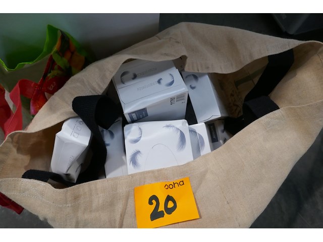 Diverse schoonheidsprodukten - afbeelding 6 van  6