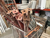 Diverse schroefstempels en steunen - afbeelding 2 van  9