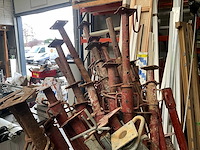 Diverse schroefstempels en steunen - afbeelding 9 van  9