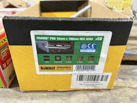 Diverse schroeven, bouten, moeren, pluggen - afbeelding 4 van  12