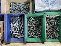 Diverse schroeven, bouten, moeren, pluggen - afbeelding 9 van  12