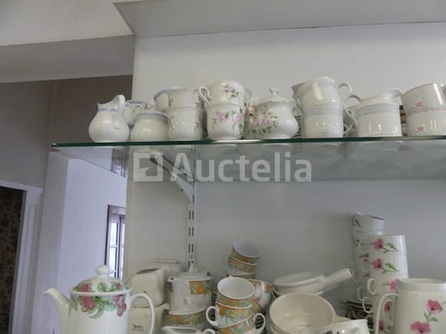 Diverse servies + display - afbeelding 10 van  12