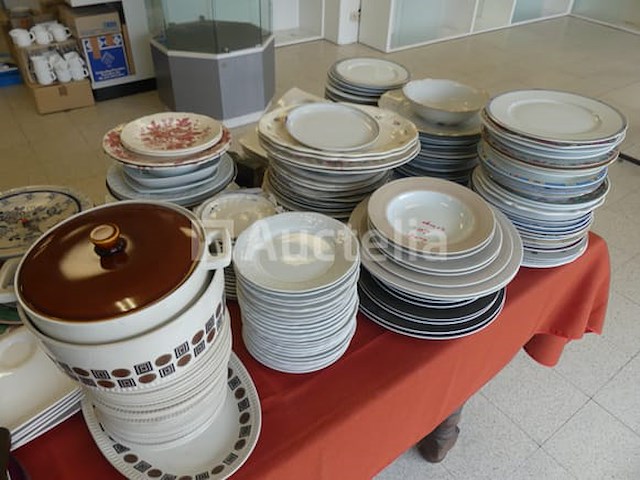 Diverse servies + vintage tafel - afbeelding 5 van  7