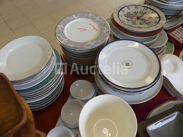 Diverse servies + vintage tafel - afbeelding 7 van  7