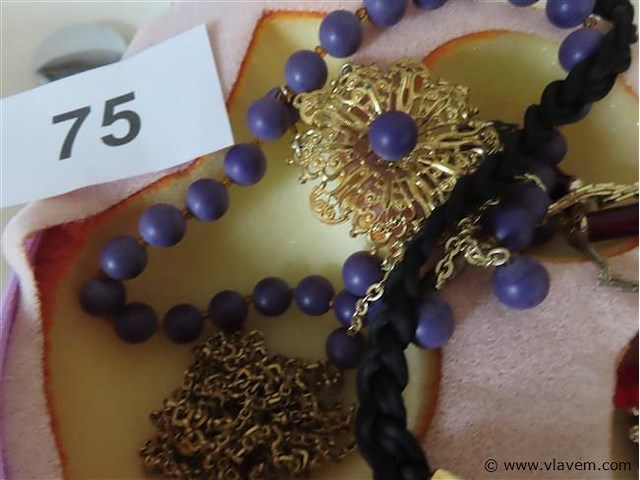 Diverse sieraden - afbeelding 2 van  3