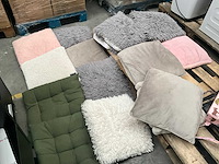Diverse sierkussens (17x) - afbeelding 1 van  8