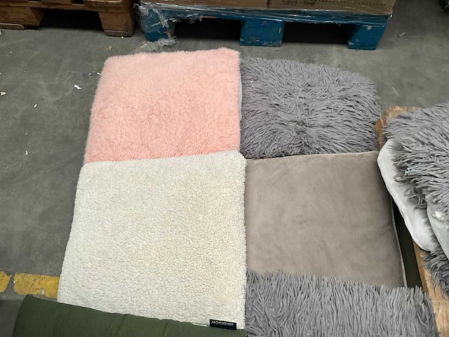 Diverse sierkussens (17x) - afbeelding 3 van  8