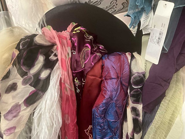 Diverse sjaals (50x) - afbeelding 3 van  21