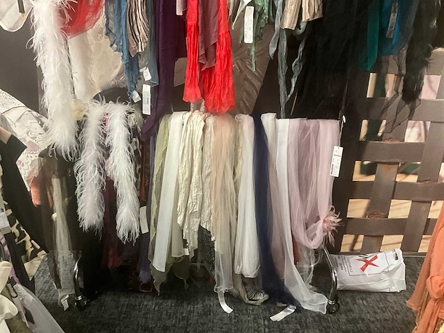 Diverse sjaals (50x) - afbeelding 12 van  21