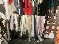 Diverse sjaals (50x) - afbeelding 12 van  21