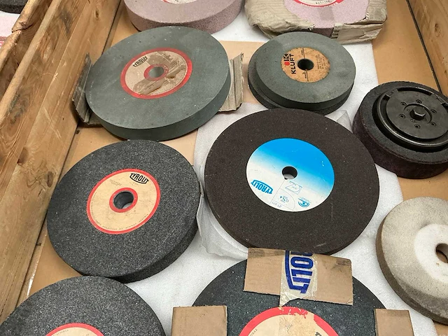 Diverse slijpstenen (12x) - afbeelding 4 van  6