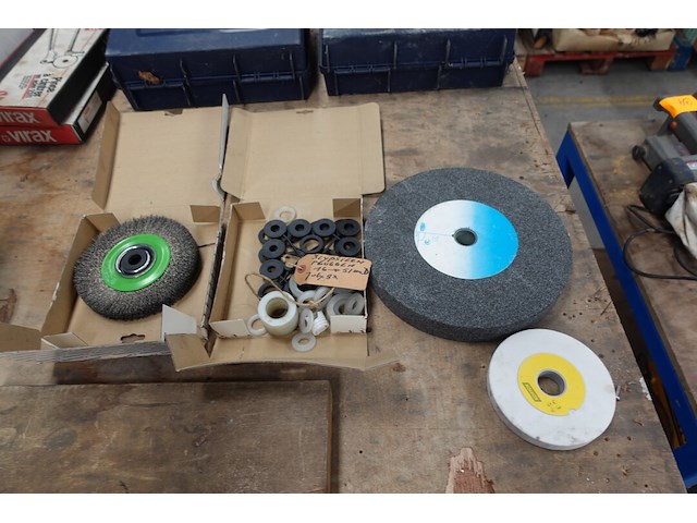 Diverse slijpstenen ongebruikt - afbeelding 1 van  5