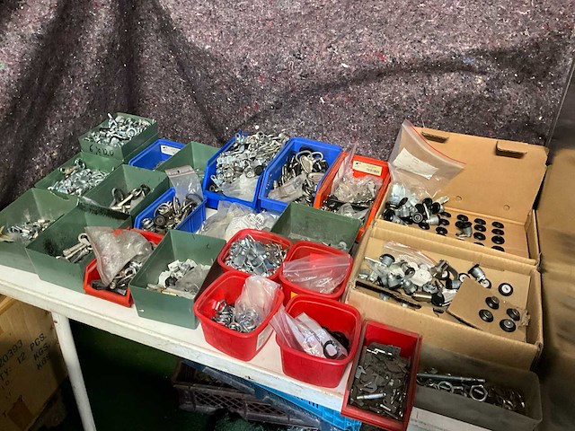 Diverse sloten met sleutels - afbeelding 1 van  6