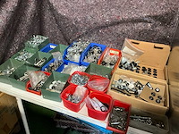 Diverse sloten met sleutels - afbeelding 1 van  6