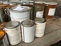 Diverse smeer- en reinigingsmiddelen - afbeelding 2 van  14
