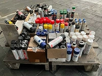 Diverse smeer- en reinigingsmiddelen - afbeelding 11 van  14