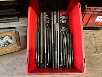 Diverse spanbouten en t-blokken - afbeelding 1 van  5