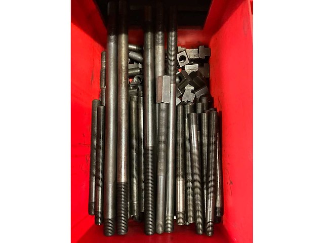 Diverse spanbouten en t-blokken - afbeelding 2 van  5