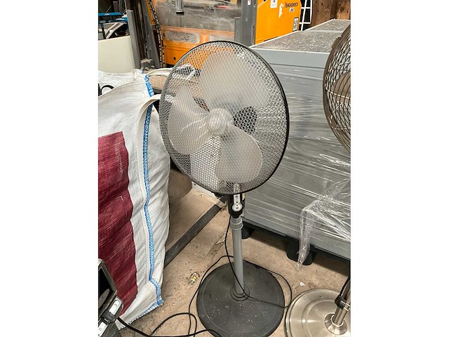 Diverse staande ventilatoren (4x) - afbeelding 3 van  3