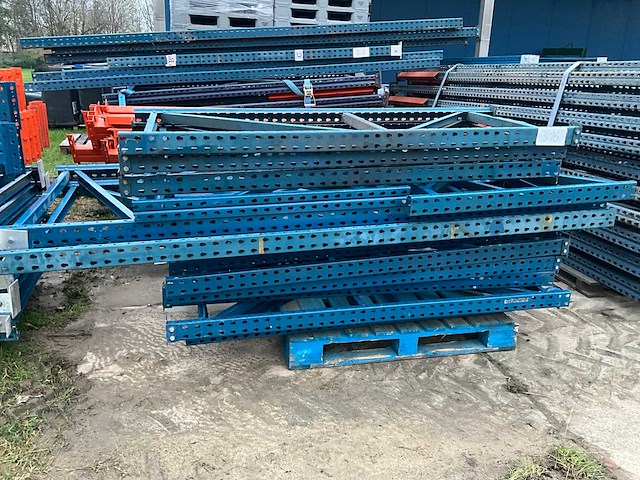 Diverse staanders (13x) - afbeelding 1 van  4