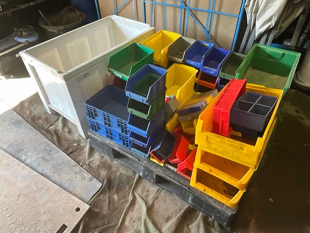 Diverse stapelbakken - afbeelding 3 van  3