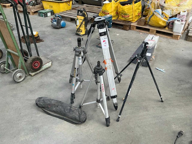 Diverse statieven (4x) - afbeelding 1 van  3