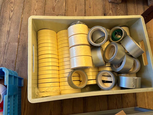 Diverse stekkerdozen, verlengkabels en tape - afbeelding 4 van  5