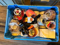 Diverse stekkerdozen, verlengkabels en tape - afbeelding 5 van  5