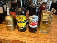 Diverse sterke dranken en likeuren (23x) - afbeelding 2 van  8