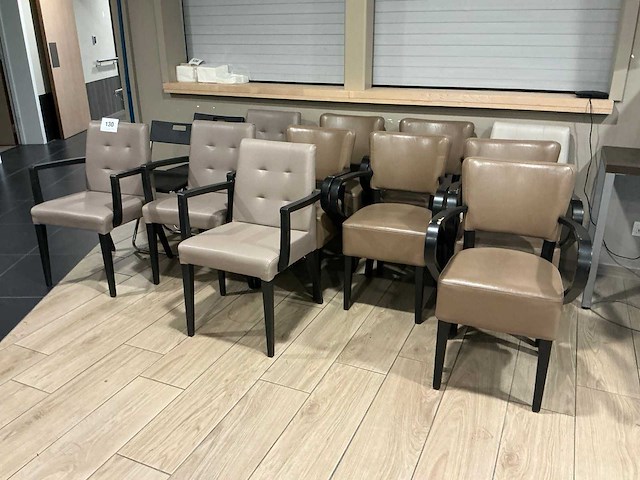 Diverse stoelen (11x) - afbeelding 1 van  5