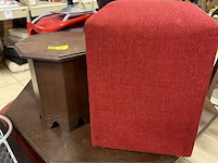 Diverse stoelen en tafeltjes - afbeelding 1 van  3
