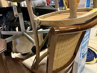 Diverse stoelen en tafeltjes - afbeelding 2 van  2