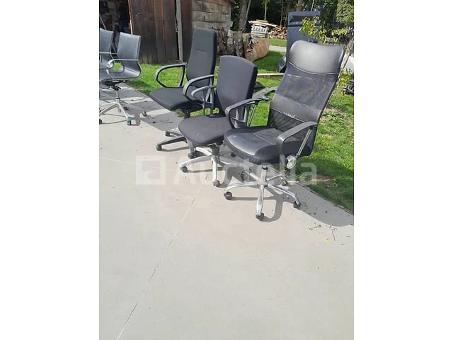 Diverse stoelen - afbeelding 3 van  7