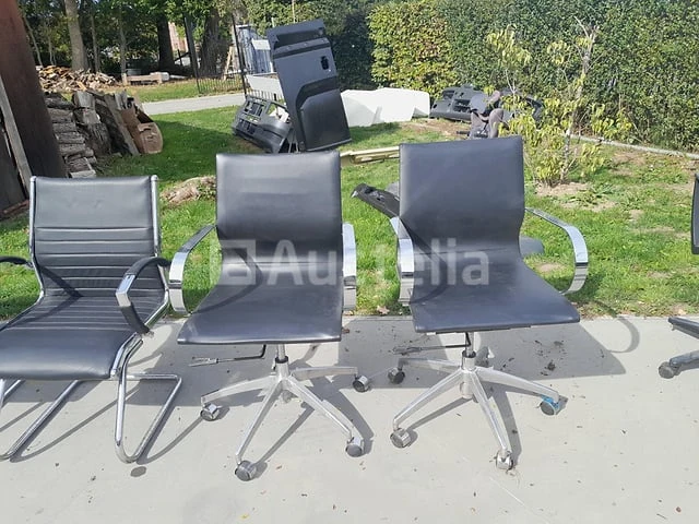 Diverse stoelen - afbeelding 4 van  7