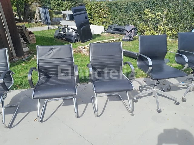 Diverse stoelen - afbeelding 6 van  7