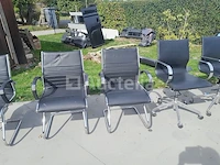 Diverse stoelen - afbeelding 6 van  7