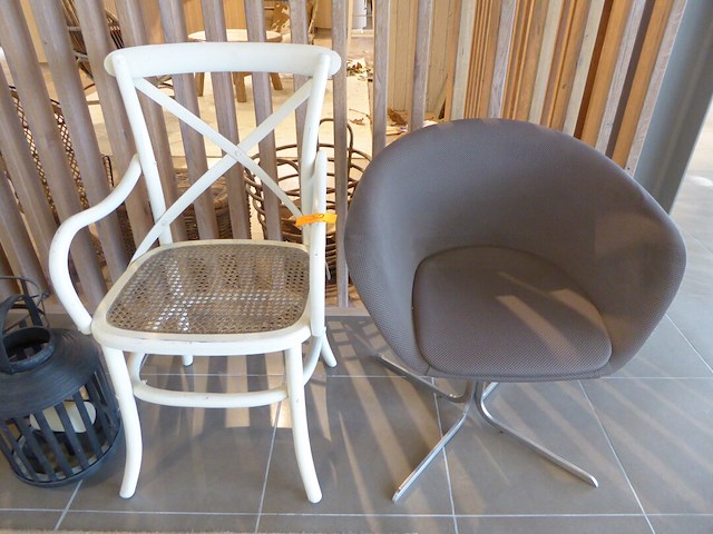 Diverse stoelen - afbeelding 3 van  4