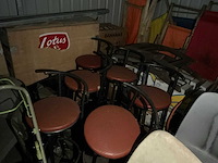 Diverse stoelen - afbeelding 4 van  5