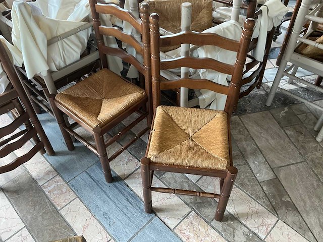 Diverse stoelen - afbeelding 3 van  9