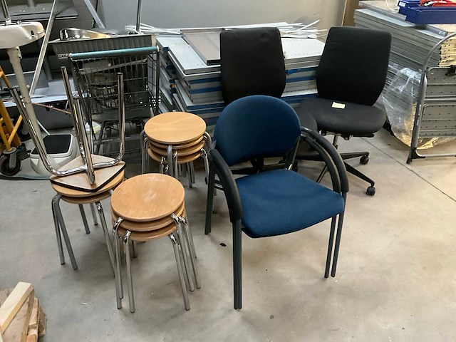 Diverse stoelen/krukken (36x) - afbeelding 1 van  14