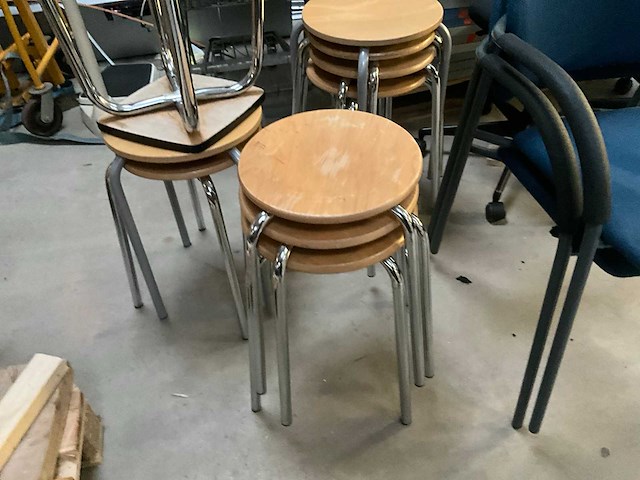 Diverse stoelen/krukken (36x) - afbeelding 11 van  14