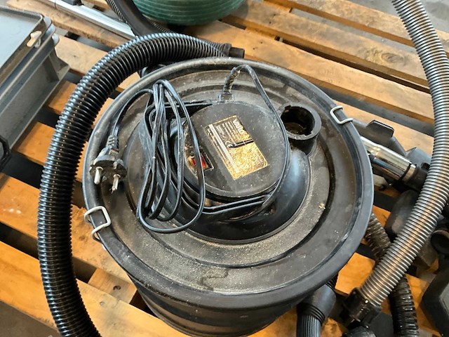 Diverse stofzuigers (2x) - afbeelding 10 van  11